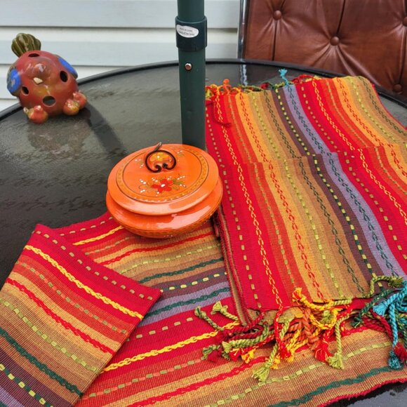Bring on your Fiesta! Beautiful Retired Pier One Table Runner with 6 Placemats! - Picture 1 of 7